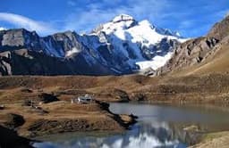 Drongthang Village Bhutan – Traditional Farmhouse and Terraced Fields Along the Mangdi Chu River Trek